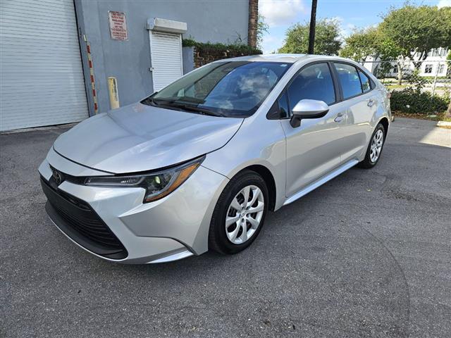 $20500 : Toyota Corolla Le image 6