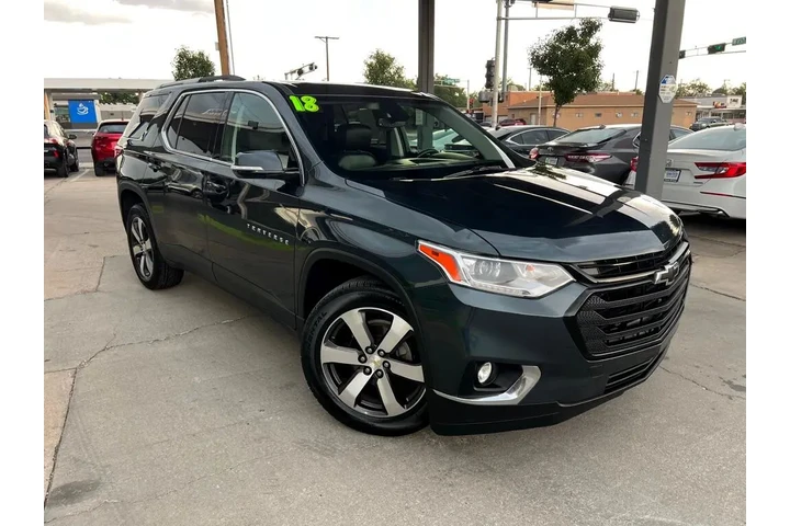 2018 Traverse LT Feather AWD image 3