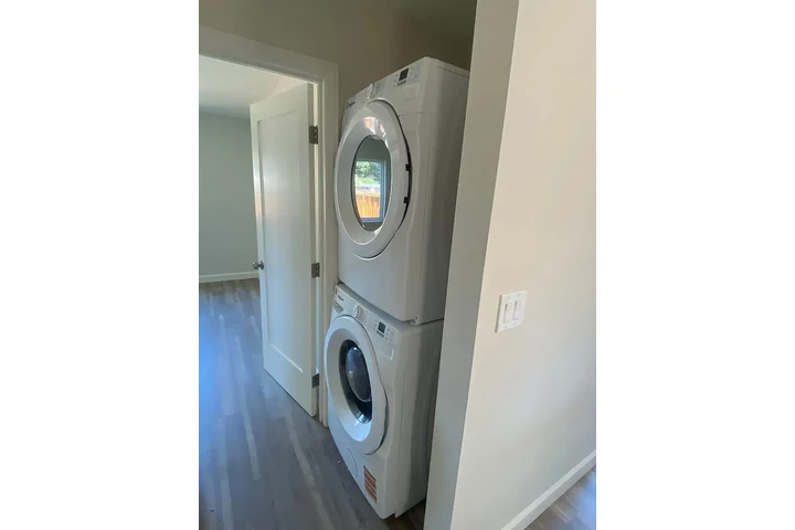 $900 : Brand new house with all new image 9