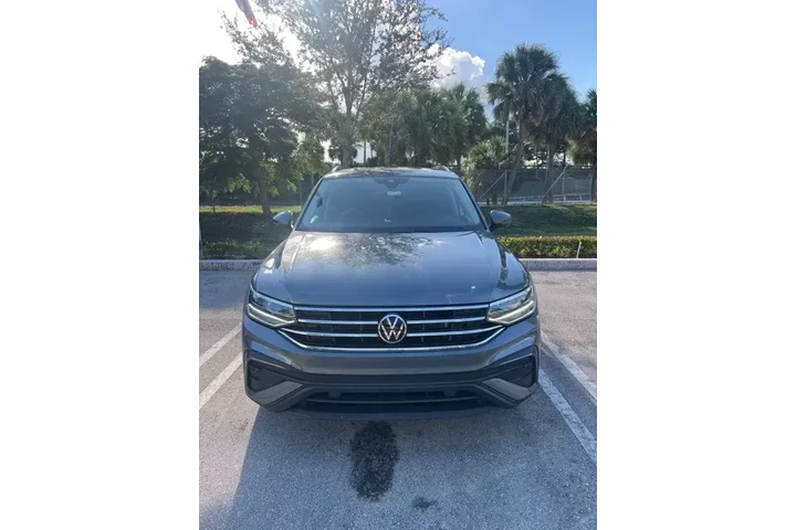 $18990 : Volkswagen Tiguan 2023 SE 4d image 2