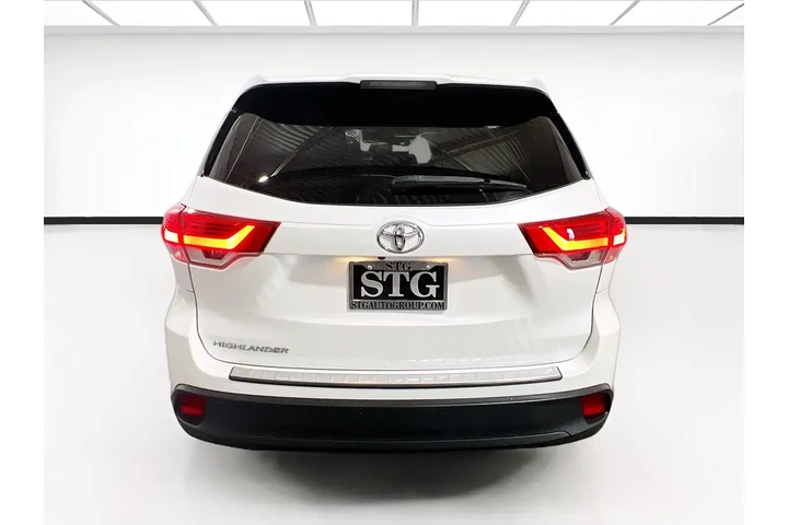 $19875 : Toyota Highlander 2017 LE 4d image 8
