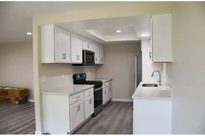 $1700 : El apartamento 3 image 3