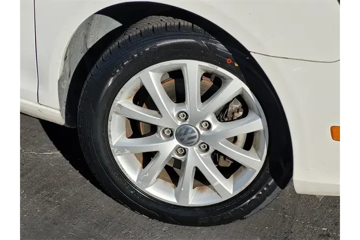 $7488 : Volkswagen Jetta 2013 SportW image 10