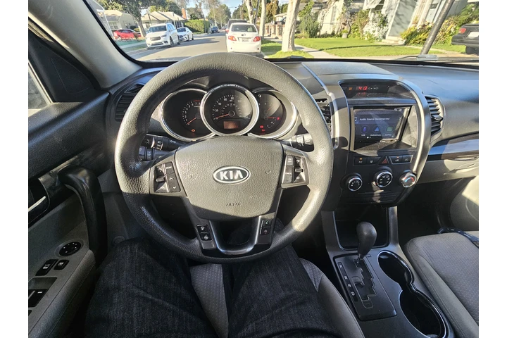 $3500 : 2011 Kia sorento lx 4d sport image 6