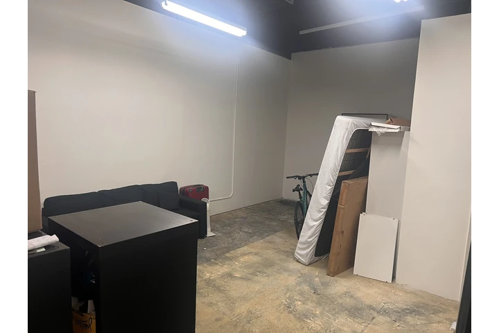 $995 : Rentamos espacio compartido image 1