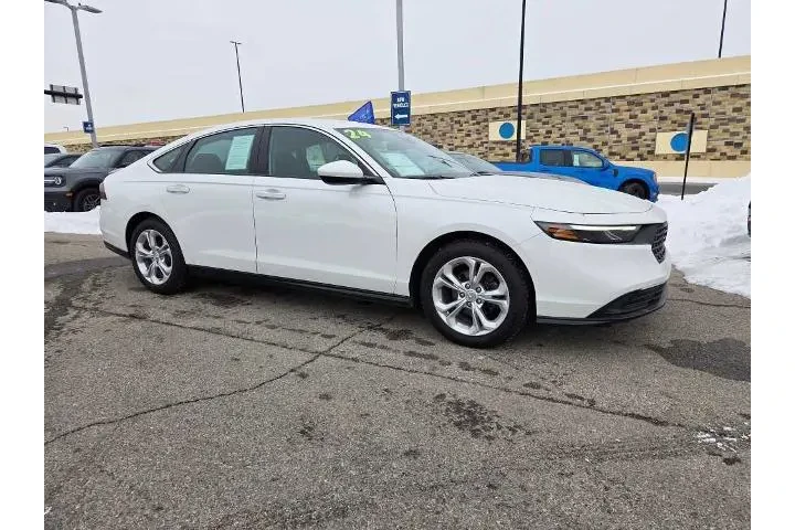 $22950 : Honda Accord 2024 LX 4dr Sed image 1
