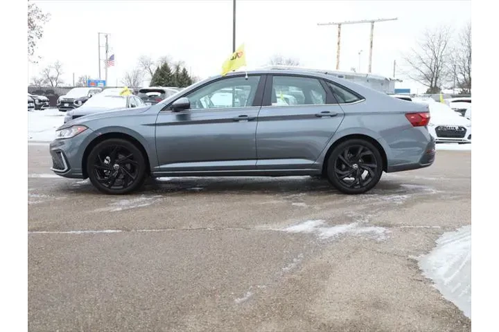 $21877 : Volkswagen Jetta 2025 SE 4dr image 6