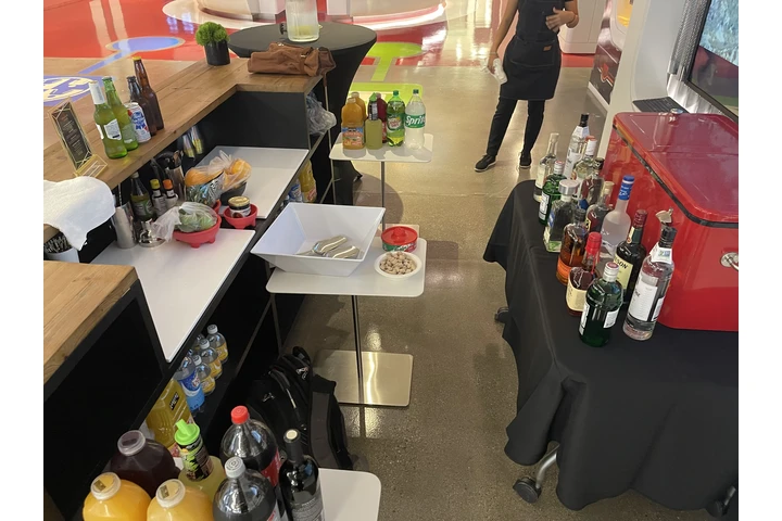 Bartenders y Meseros image 10
