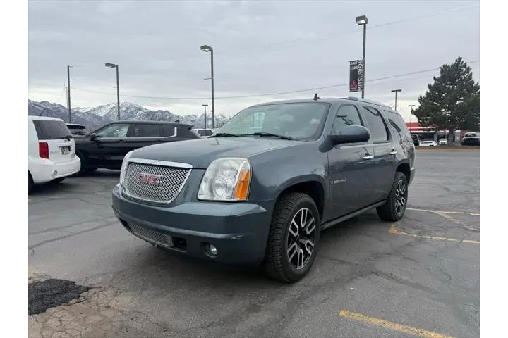 $8990 : GMC Yukon 2008 AWD Denali 4d image 3