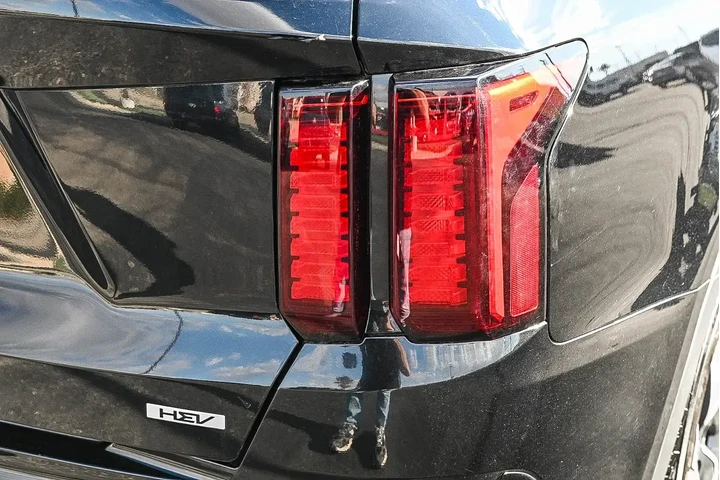 Kia Sorento Hybrid 2023 EX 4 image 9