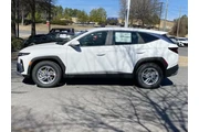 $27700 : Hyundai TUCSON 2025 SE 4dr S thumbnail
