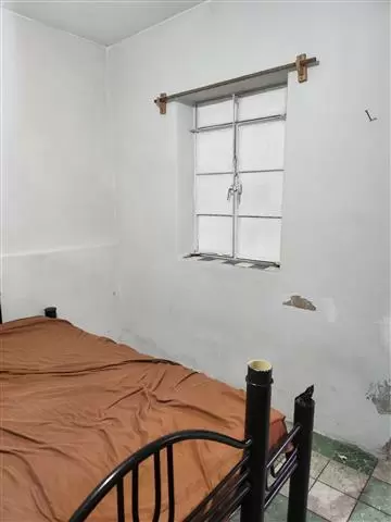 $3 : Cuarto de renta image 1