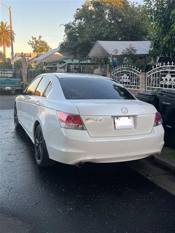 $4500 : 2009 Honda Accord image 4