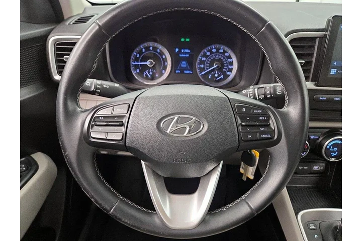 $16998 : Hyundai VENUE 2022 SEL 4dr C image 10