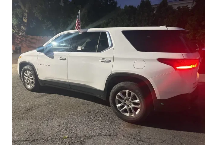 $13995 : 2018 Traverse LS image 4