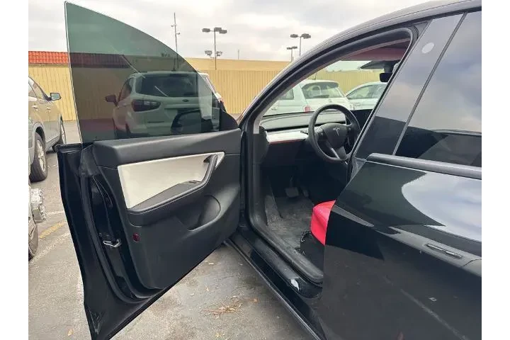 $29653 : Tesla Model Y 2021 AWD Long image 5