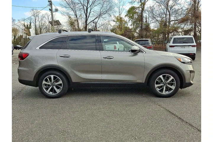 $18425 : Kia Sorento 2019 AWD EX V6 4 image 6