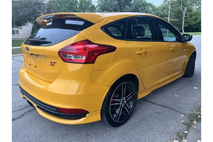 $1 : 2016 Focus ST image 9