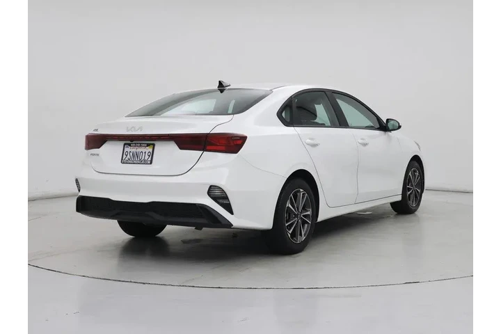 $18998 : Kia Forte 2024 LXS 4dr Sedan image 8