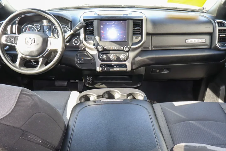 $46988 : 2024 2500 Big Horn 4x4 Crew C image 10