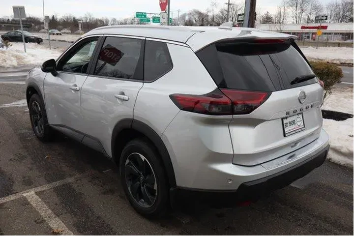 $22238 : Nissan Rogue 2025 SV 4dr Cro image 7