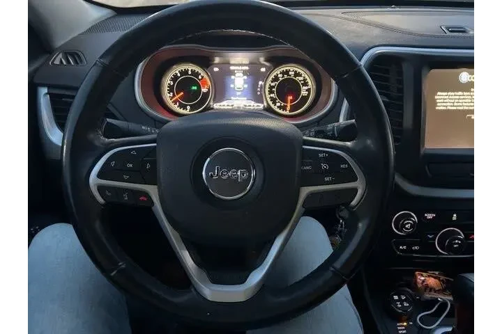 $11055 : Jeep Cherokee 2017 4x4 Trail image 10