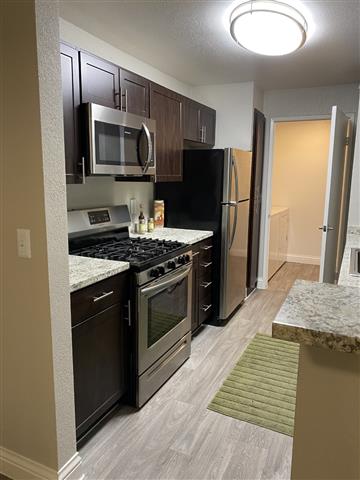 $1204 : Eagle Trace Apartments. image 5