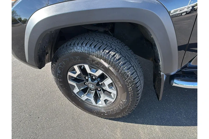 $31295 : Silver Certified 2017 Tacoma image 5
