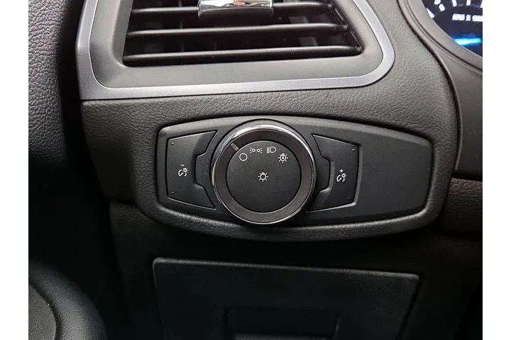 $13998 : Ford Edge 2017 AWD SE 4dr Cr image 5