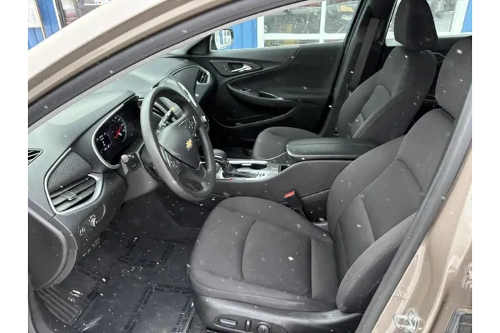 $17990 : 2023 Malibu LT image 10