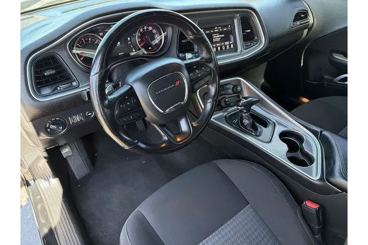 $23915 : Dodge Challenger 2022 AWD GT image 2