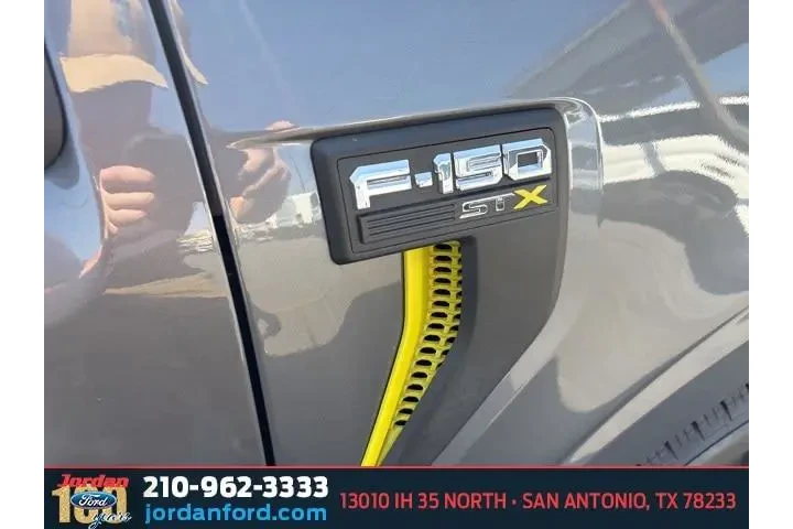 $36745 : Ford F-150 2024 4x2 STX 4dr image 8