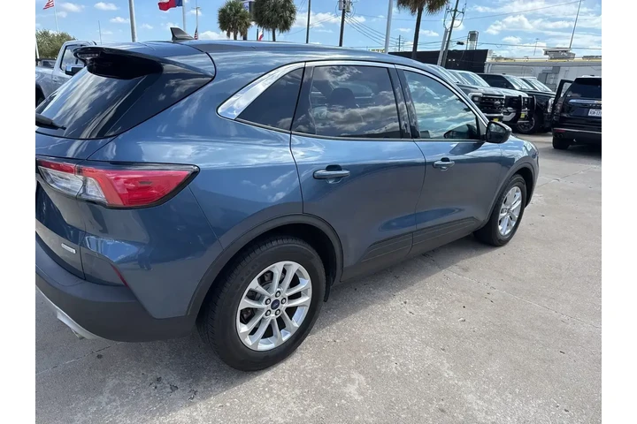 $14991 : Ford Escape 2020 SE 4dr SUV image 3