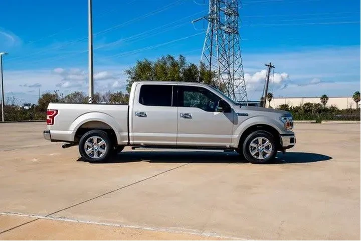 $21308 : Ford F-150 2018 4x2 XLT 4dr image 4