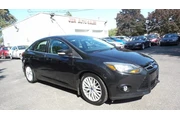 $6900 : 2014 Focus Titanium thumbnail