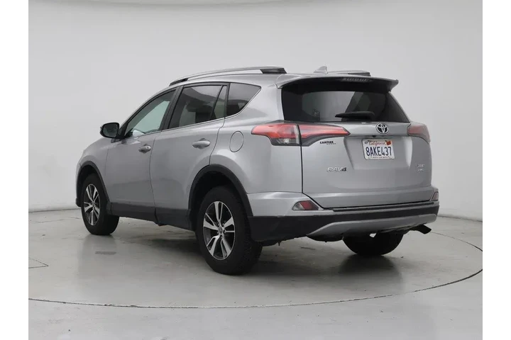 $24998 : Toyota RAV4 2017 AWD XLE 4dr image 2