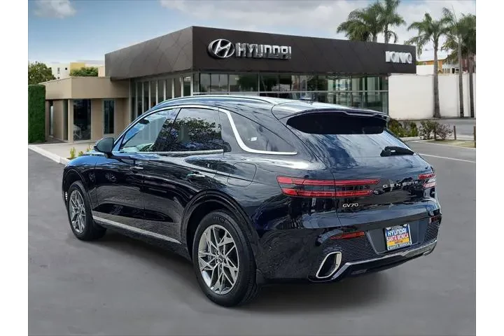 $34438 : Genesis GV70 2023 AWD 2.5T S image 5