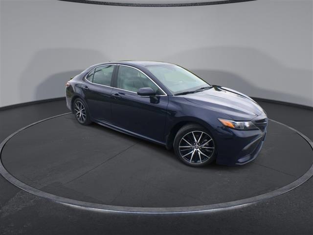 $24000 : PRE-OWNED 2021 TOYOTA CAMRY SE image 2