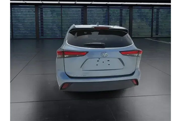 $28788 : Toyota Highlander 2021 XLE 4 image 7