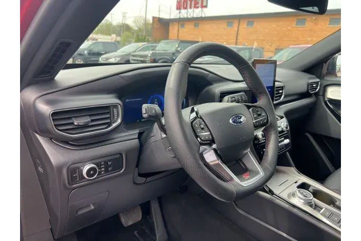 $36942 : Ford Explorer 2023 AWD ST 4d image 8