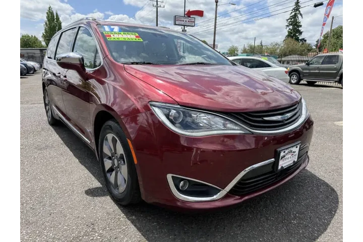 $13995 : 2017 Pacifica Hybrid Platinum image 5