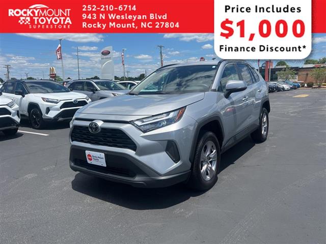 $25890 : PRE-OWNED 2022 TOYOTA RAV4 XLE image 3