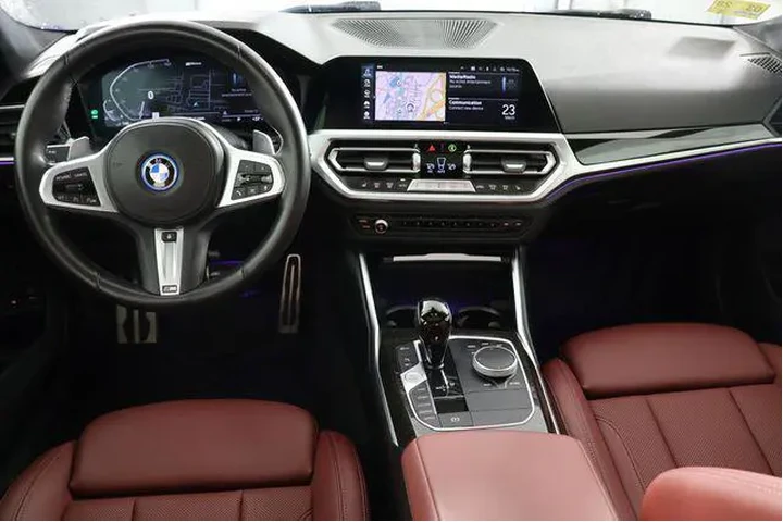 $31500 : BMW 3 Series 2022 AWD 330e x image 2