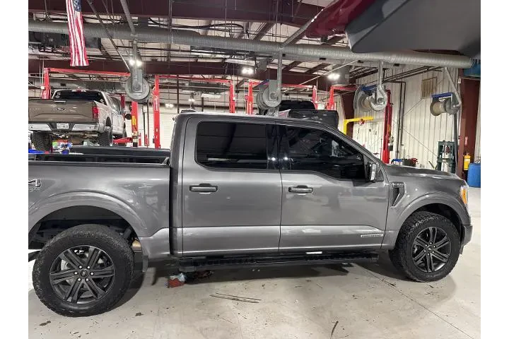 $32070 : Ford F-150 2021 4x4 Lariat 4 image 6