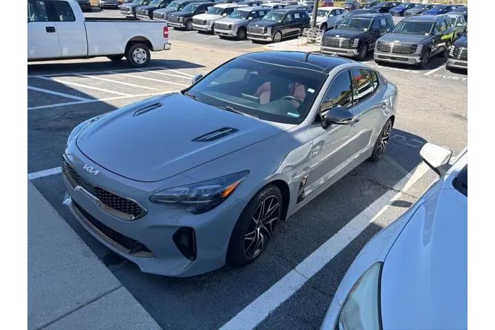 $26091 : Kia Stinger 2023 GT-Line 4dr image 3