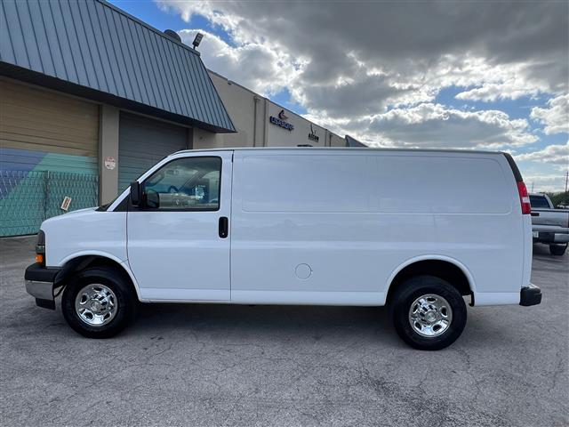 $22000 : Chevrolet Express G2500 image 9