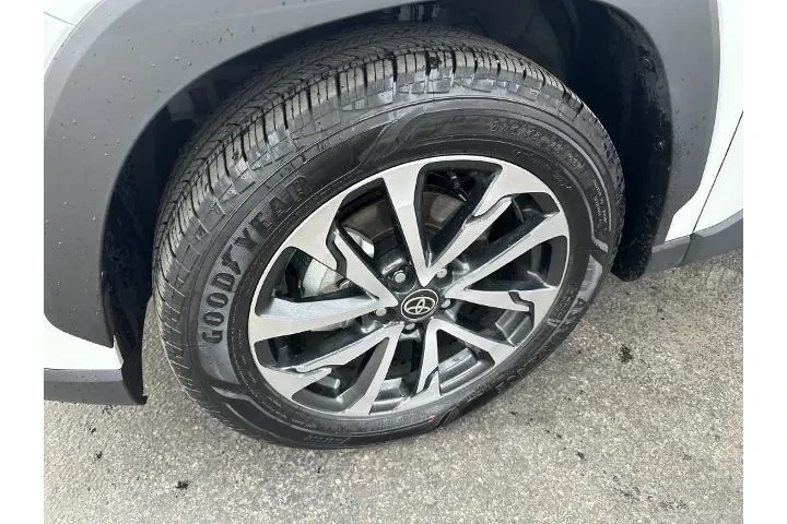 $27895 : Toyota Corolla Cross 2023 XL image 8