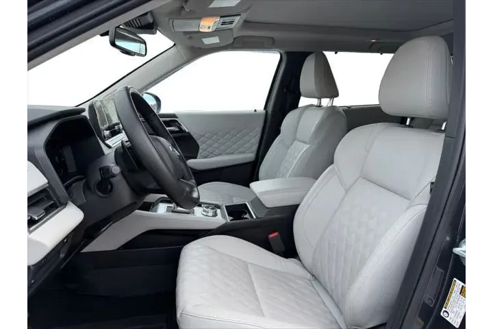 $28798 : Mitsubishi Outlander 2024 AW image 10