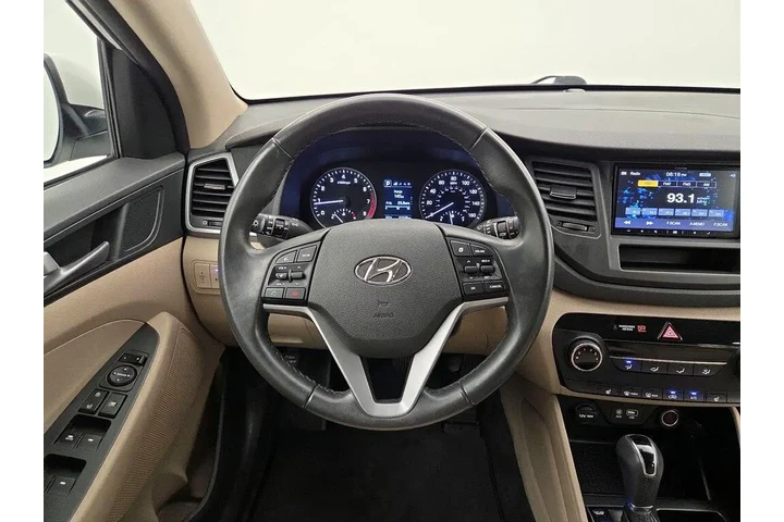 $14998 : Hyundai TUCSON 2017 Sport 4d image 10