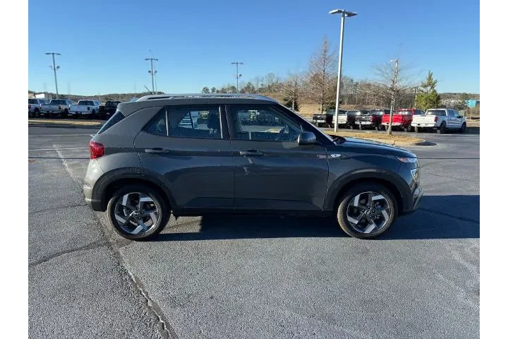 $19398 : Hyundai VENUE 2025 SEL 4dr C image 9
